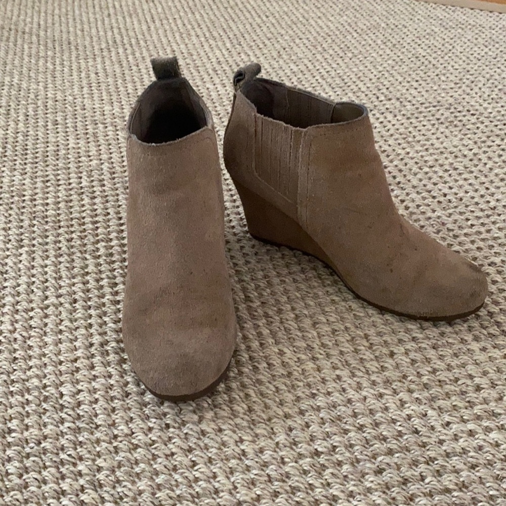DOLCE VITA ANKLE BOOTIES